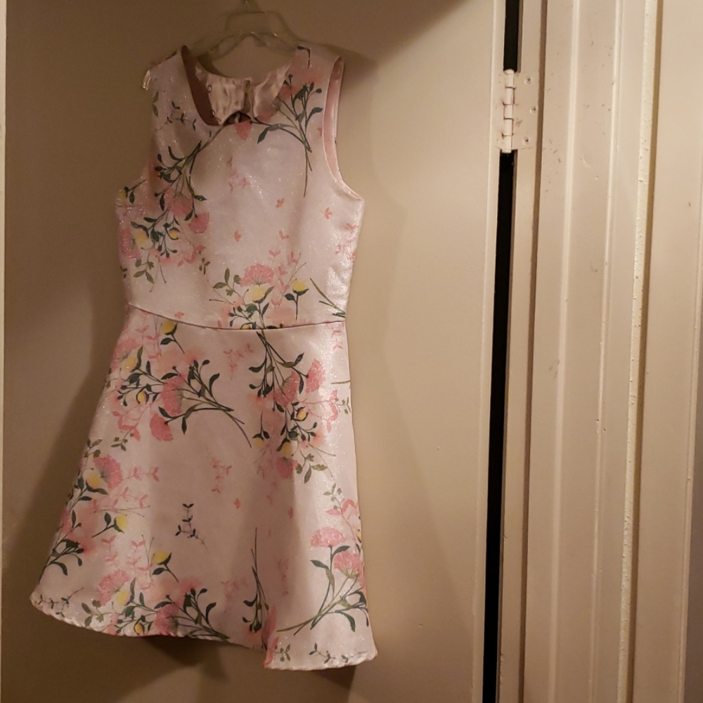 Girls dress